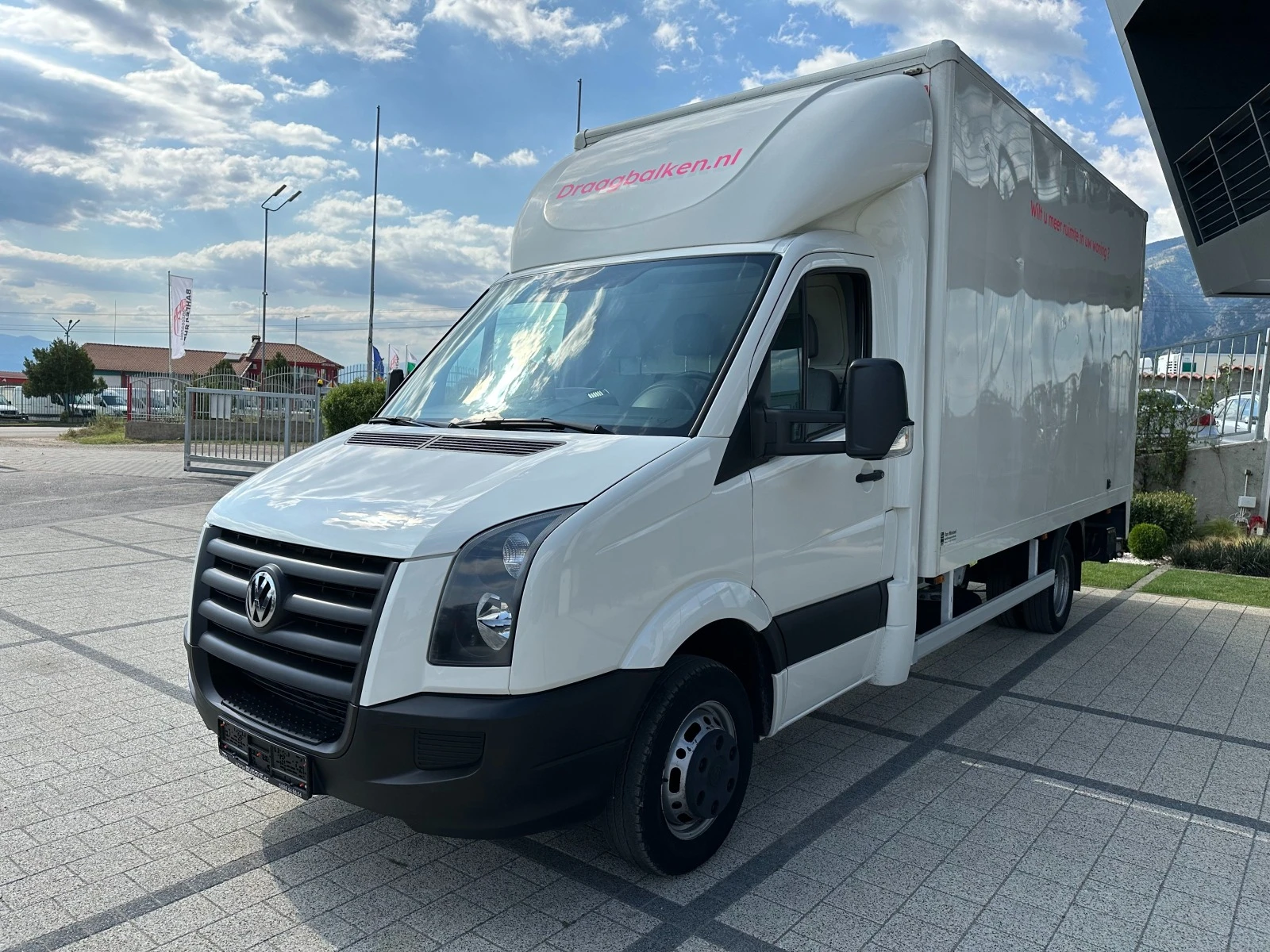 VW Crafter до 3,5t. 4,33м. 163к.с. Падащ борд + Клима  - изображение 7