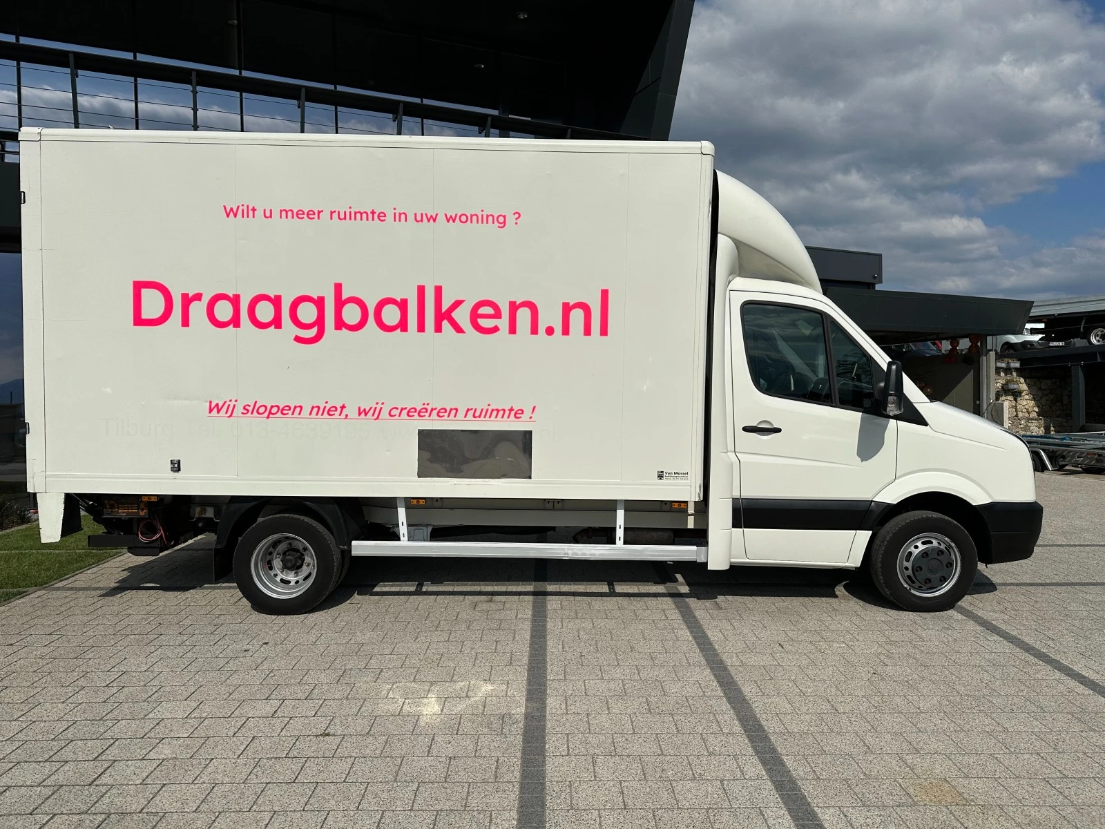 VW Crafter до 3,5t. 4,33м. 163к.с. Падащ борд + Клима  - изображение 2