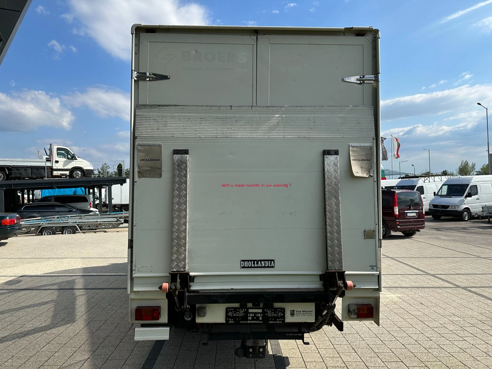 VW Crafter до 3,5t. 4,33м. 163к.с. Падащ борд + Клима  - изображение 4