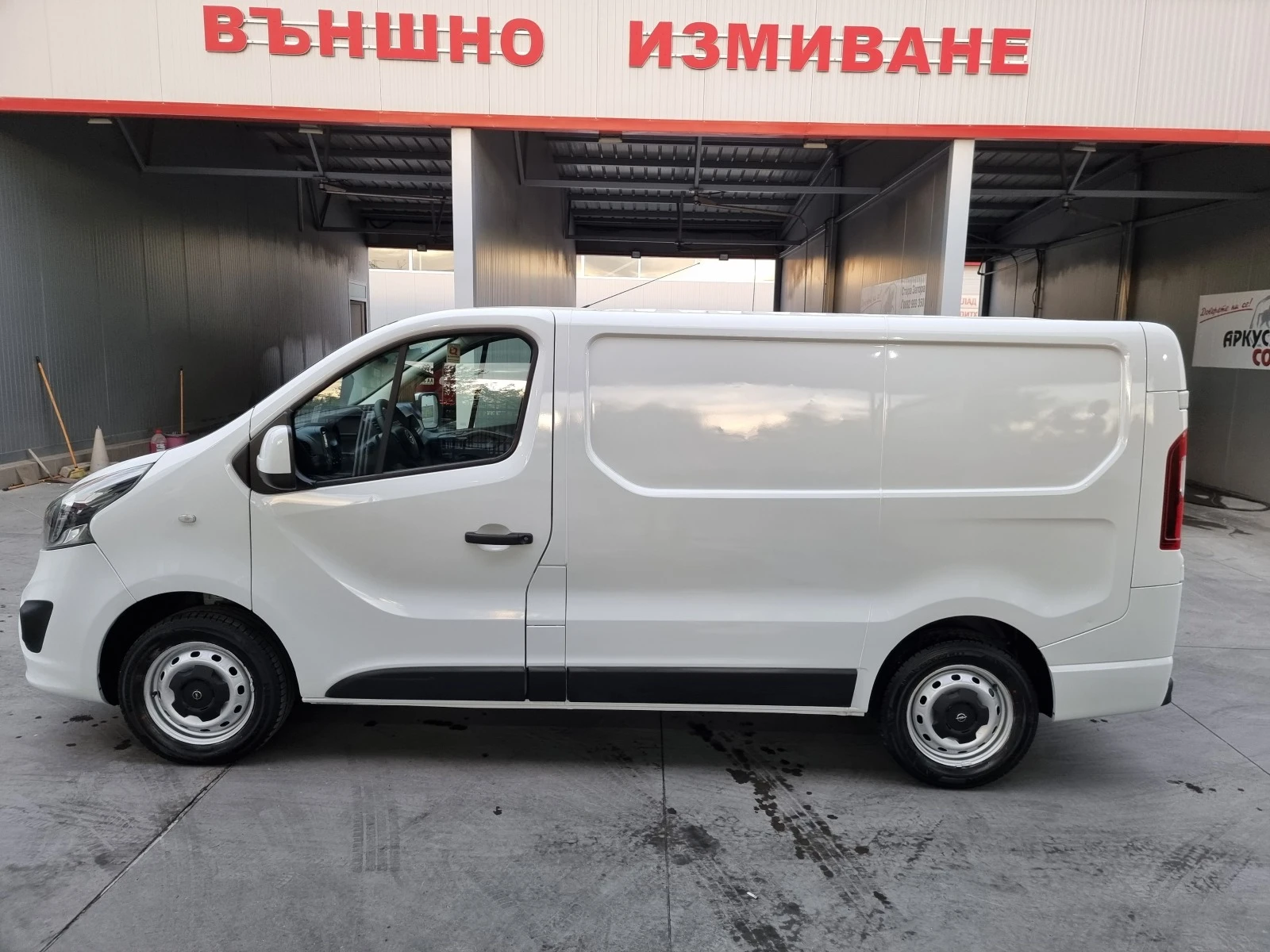 Opel Vivaro ЕВРО 5 - изображение 9