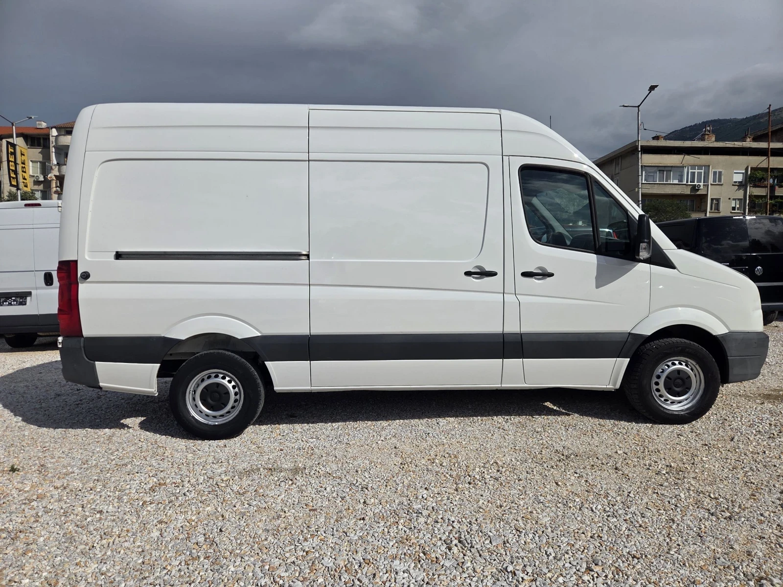 VW Crafter 2.0tdi.климатик.140кс., снимка 4 - Бусове и автобуси - 55428529