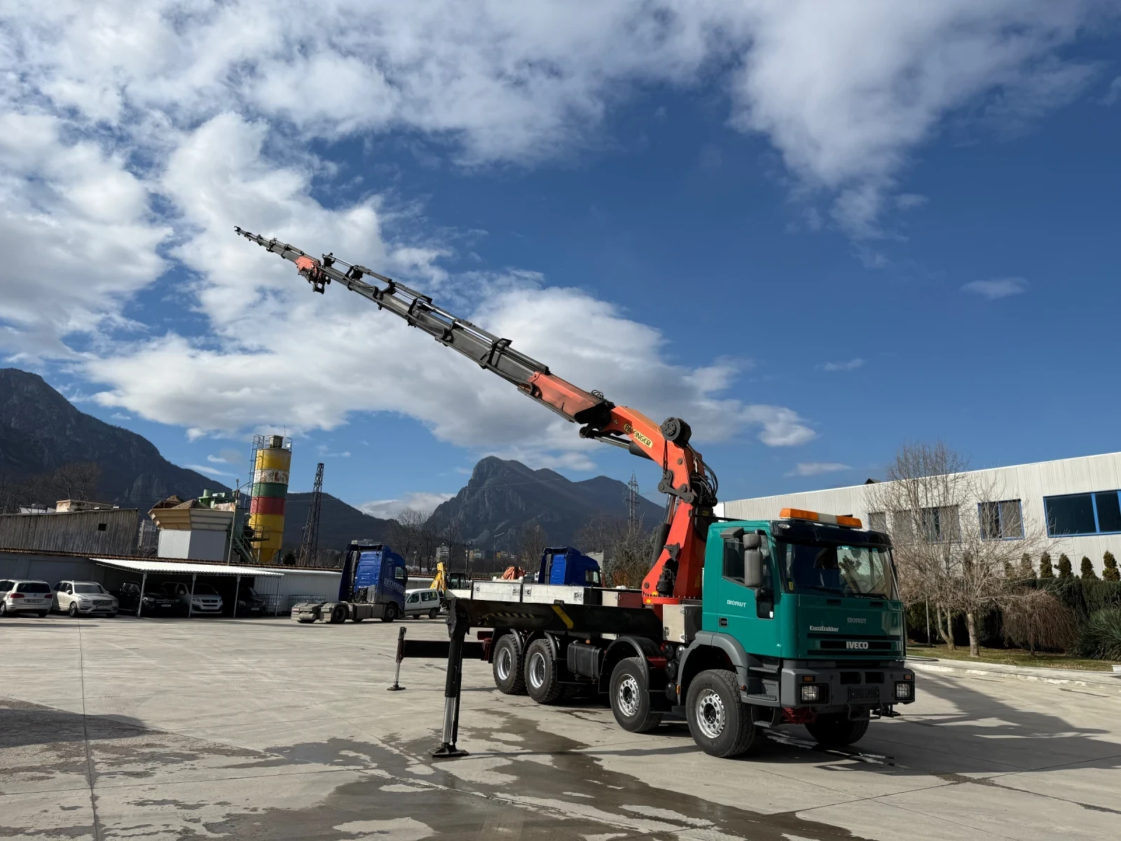 Автовишка Iveco Trakker Кран Palffinger PK56002 Performance , снимка 8 - Индустриална техника - 54607523