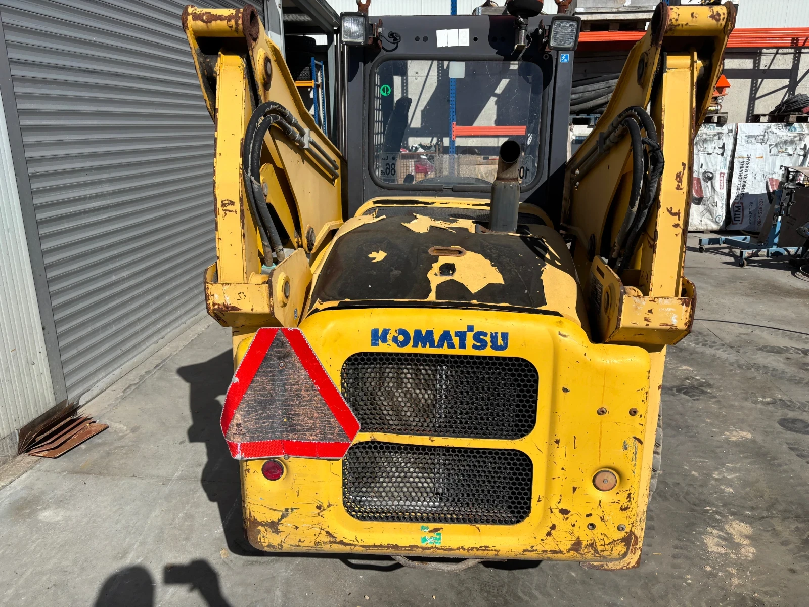 Челен товарач Komatsu SK 818, снимка 4 - Индустриална техника - 56650539