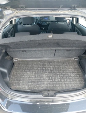 Toyota Yaris 1.5 Hibrid Automatic , снимка 4