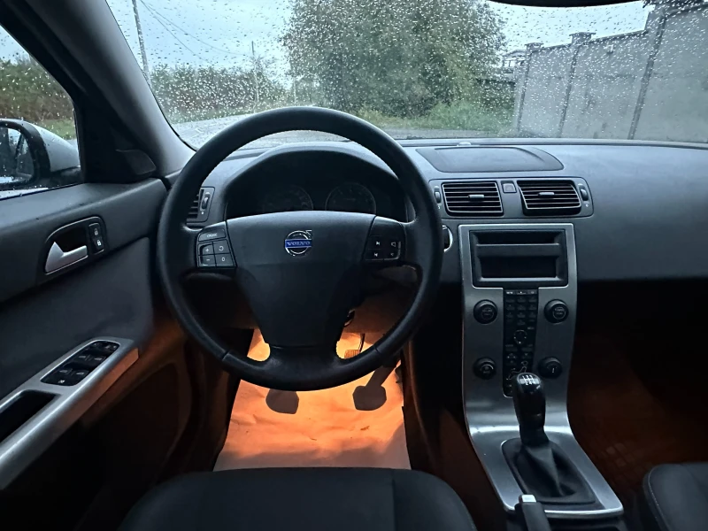 Volvo S40 2.4i 170, снимка 10 - Автомобили и джипове - 47513063