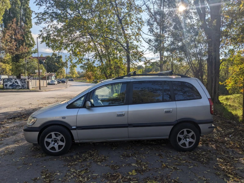 Opel Zafira 2.2 бензин/газ, снимка 3 - Автомобили и джипове - 47560350