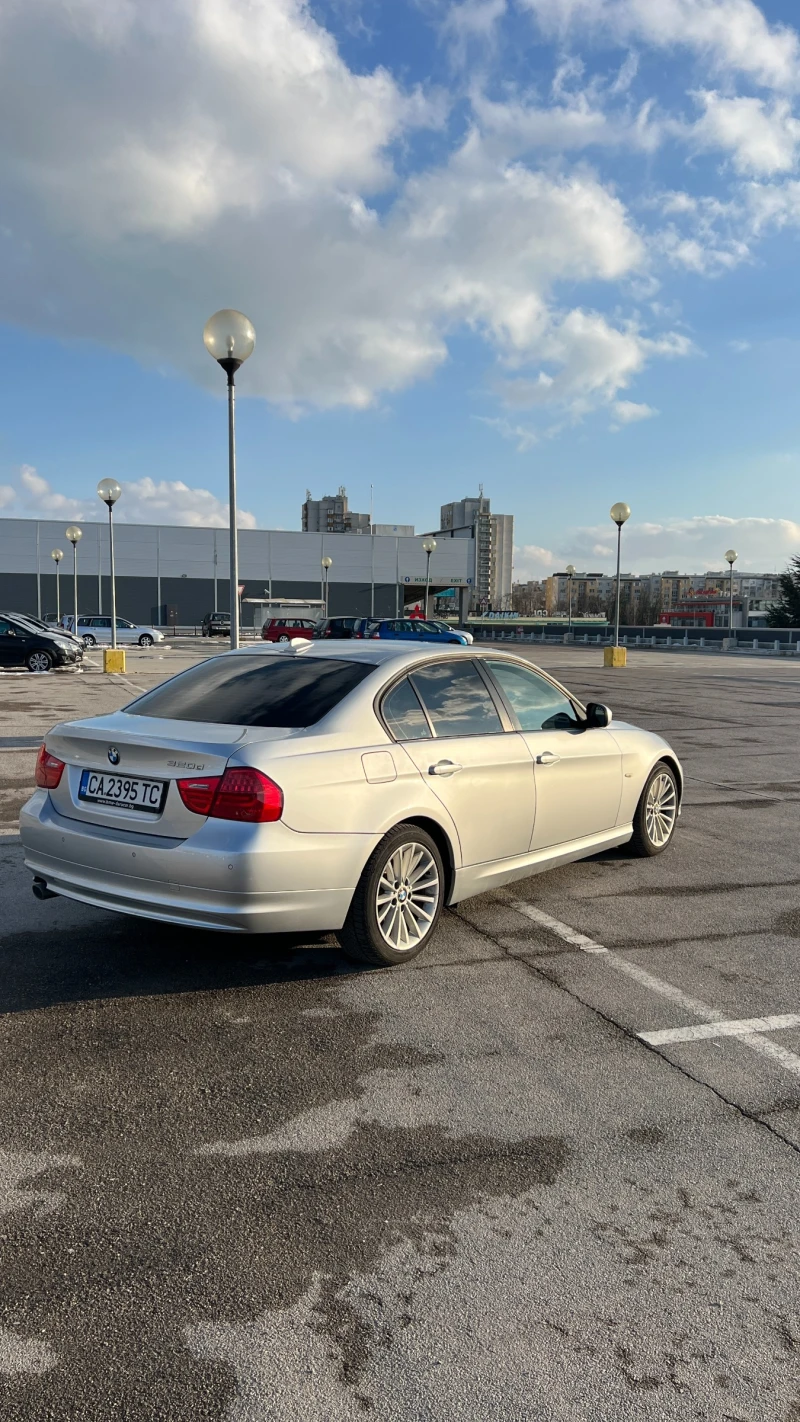 BMW 320 2.0d фейслифт -нави - автомат - клима и подгрев , снимка 6 - Автомобили и джипове - 49331343