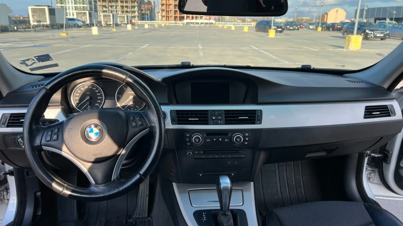 BMW 320 2.0d фейслифт -нави - автомат - клима и подгрев , снимка 12 - Автомобили и джипове - 49331343