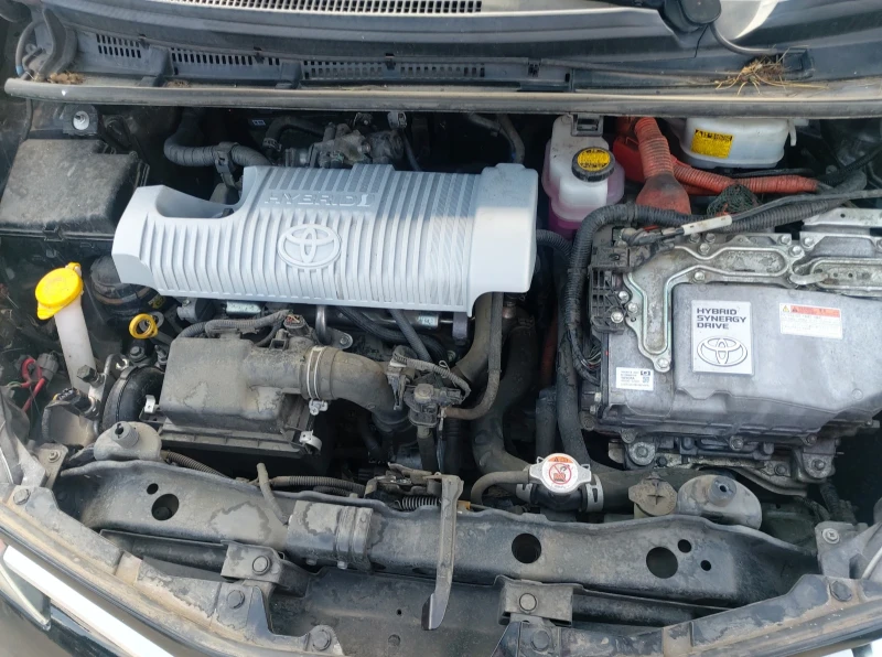 Toyota Yaris 1.5 Hibrid Automatic , снимка 8 - Автомобили и джипове - 51302182