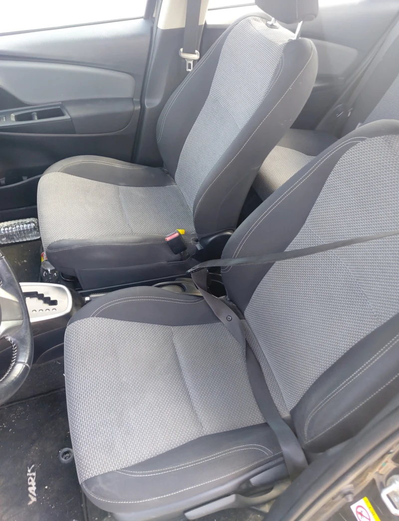Toyota Yaris 1.5 Hibrid Automatic , снимка 6 - Автомобили и джипове - 51302182