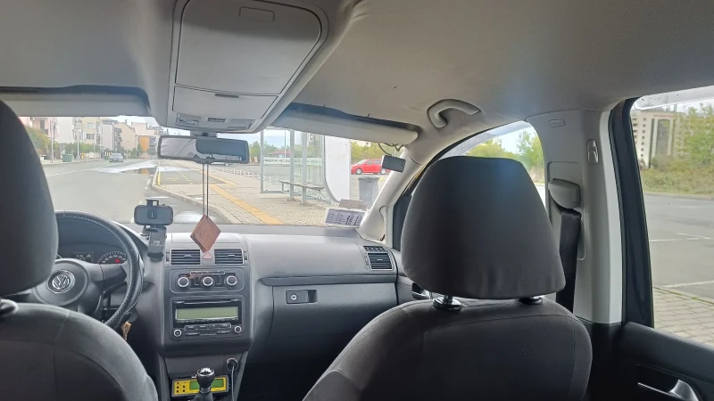 VW Touran ComfortLine 7 местен, снимка 3 - Автомобили и джипове - 52099398