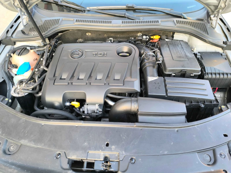 Skoda Superb, снимка 12 - Автомобили и джипове - 52442650