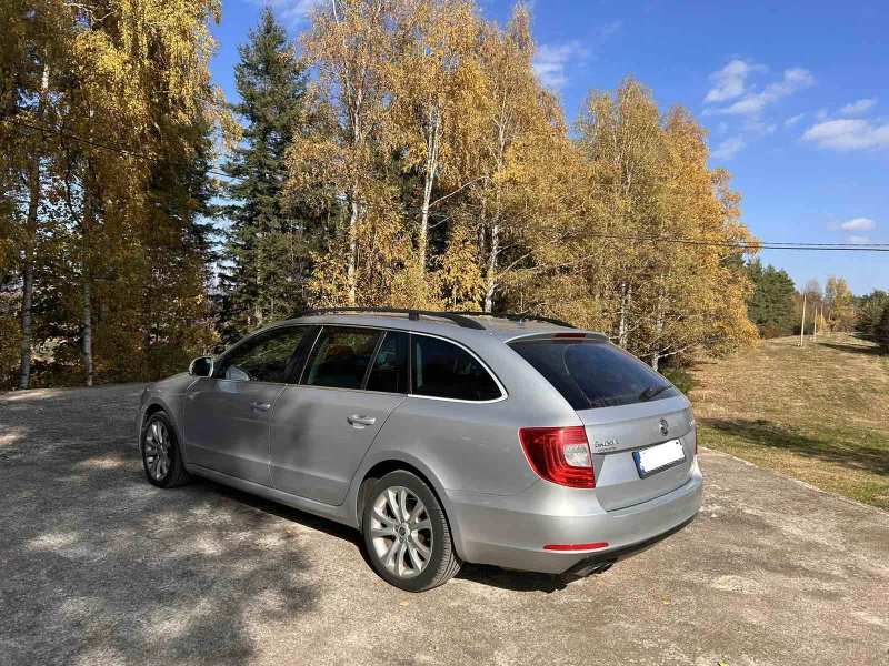 Skoda Superb, снимка 5 - Автомобили и джипове - 52442650