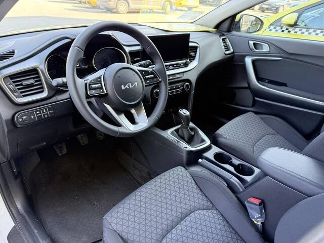 Kia Ceed, снимка 3 - Автомобили и джипове - 54050408