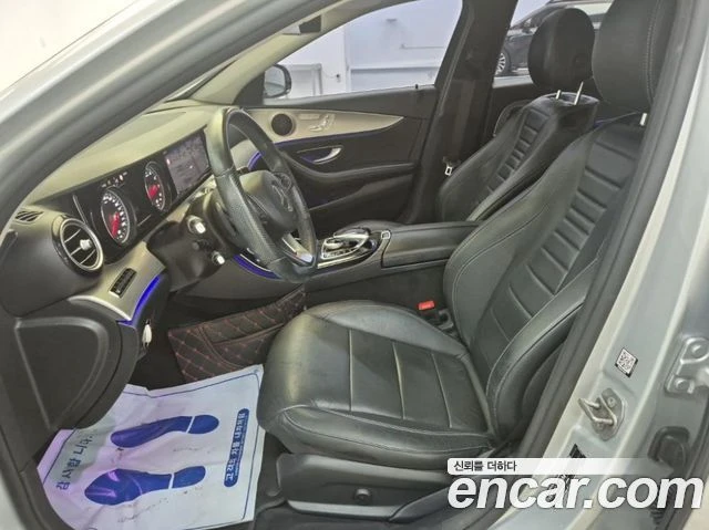 Mercedes-Benz E 200, снимка 11 - Автомобили и джипове - 56062956