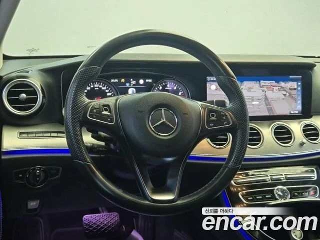 Mercedes-Benz E 200, снимка 9 - Автомобили и джипове - 56062956