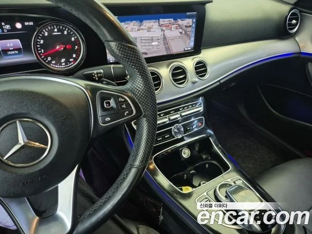 Mercedes-Benz E 200, снимка 10 - Автомобили и джипове - 56062956