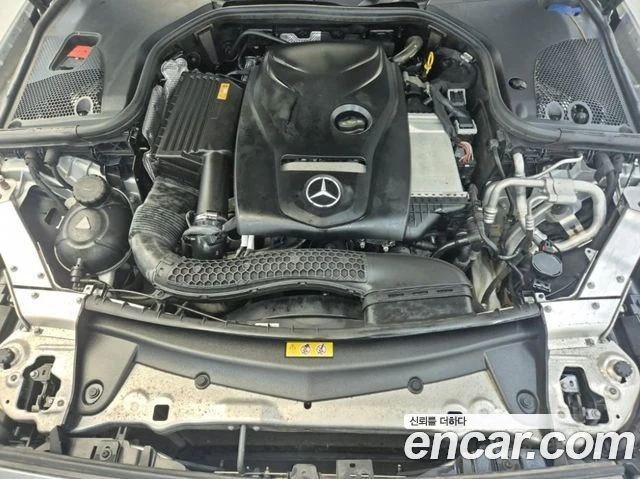 Mercedes-Benz E 200, снимка 5 - Автомобили и джипове - 56062956