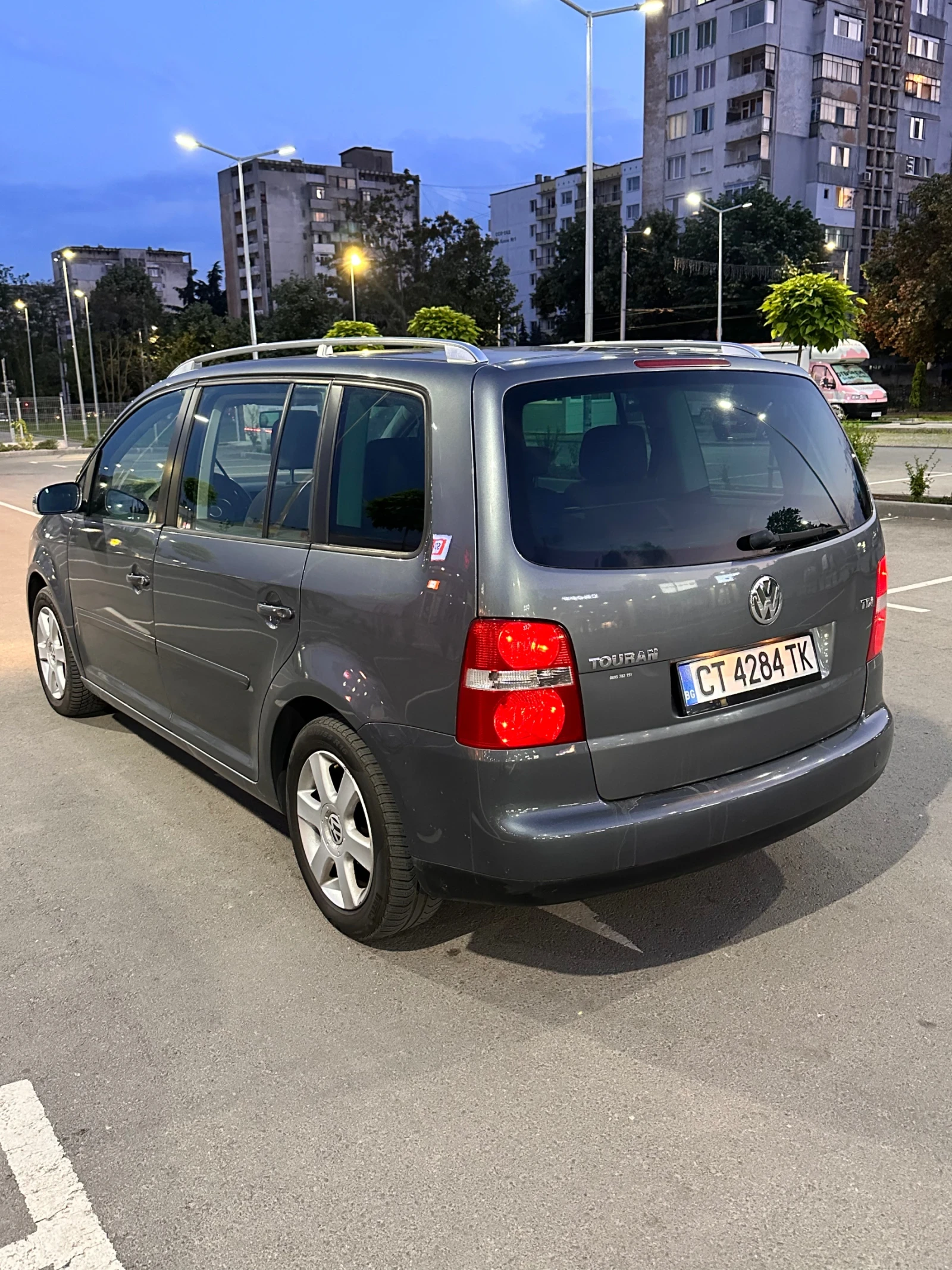 VW Touran 2.0 6скорости 7 местна - изображение 8