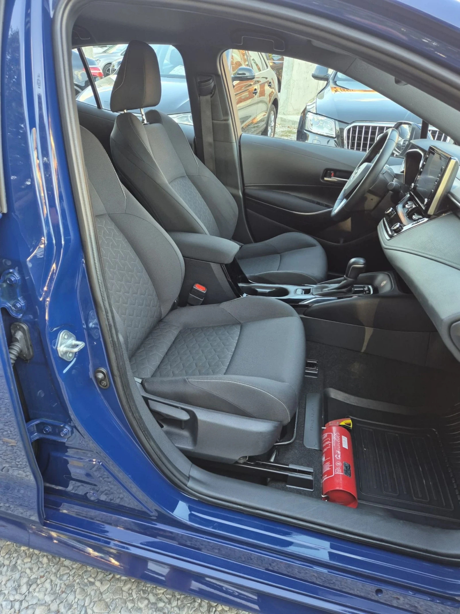 Toyota Corolla 1.8i-hibrid+ Navi - изображение 8