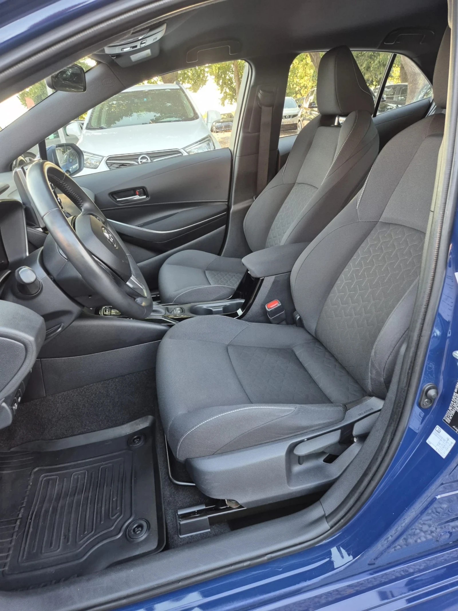 Toyota Corolla 1.8i-hibrid+ Navi - изображение 6