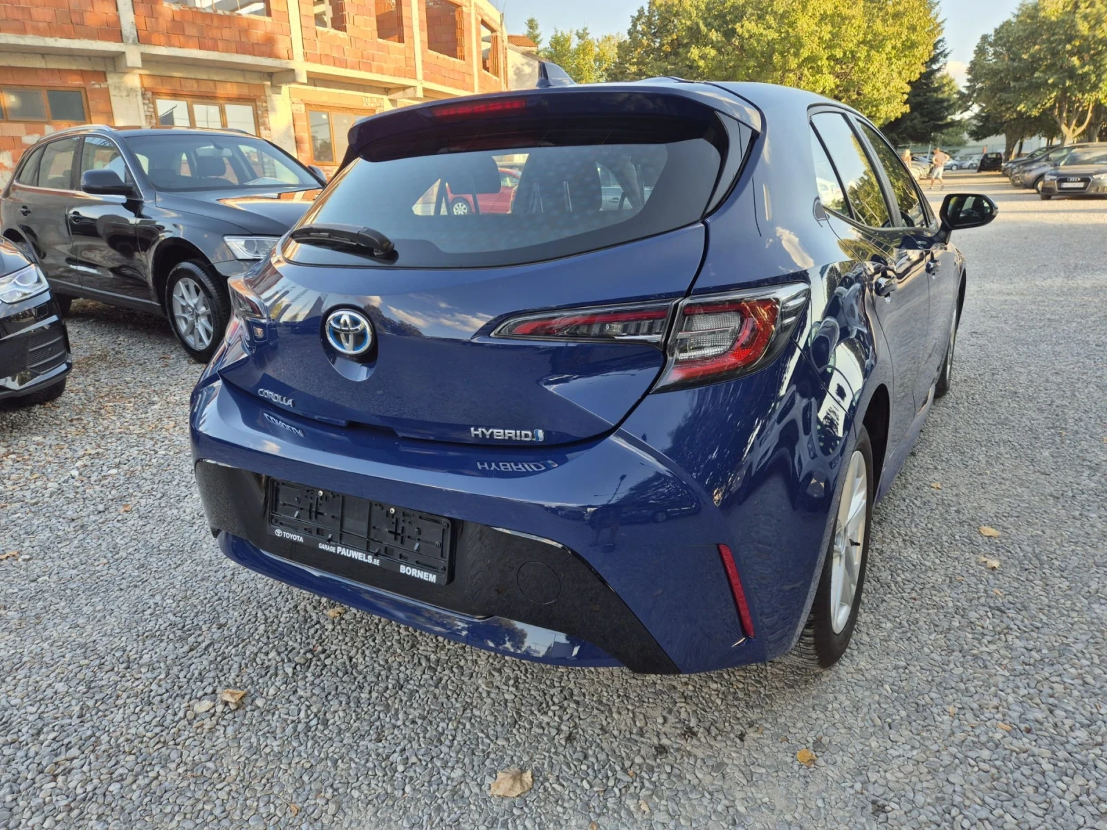 Toyota Corolla 1.8i-hibrid+ Navi - изображение 4