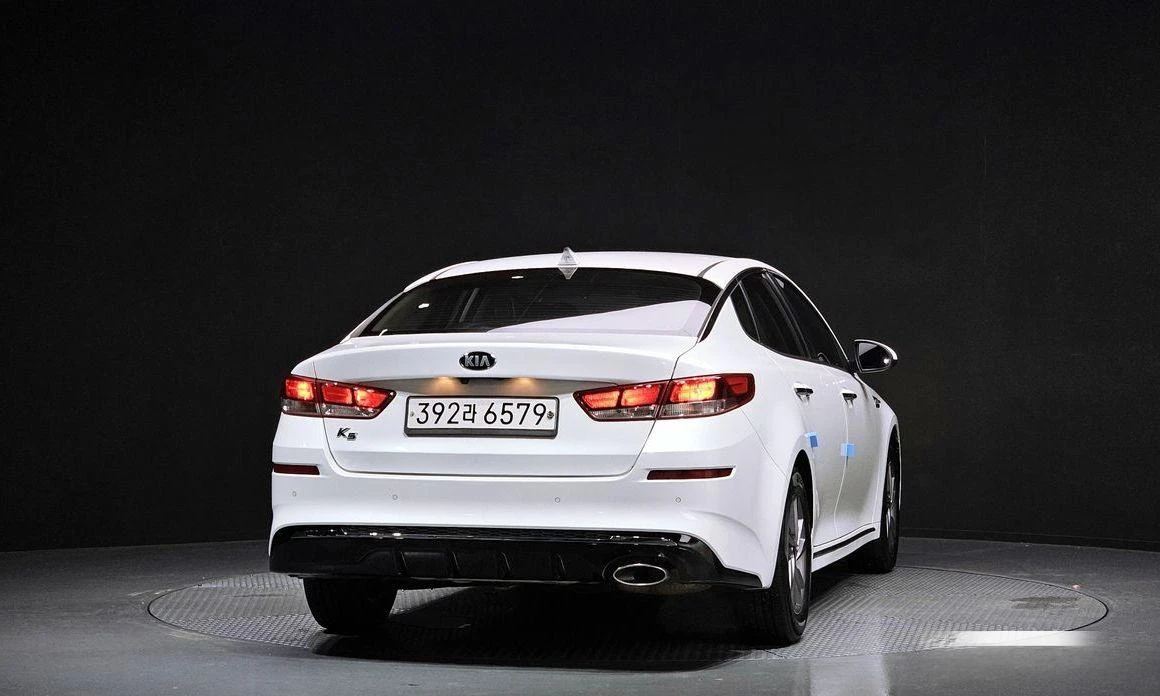 Kia K5 LPG 2.0 2WD * НАЙ-ДОБРА ЦЕНА В БЪЛГАРИЯ*  - изображение 4