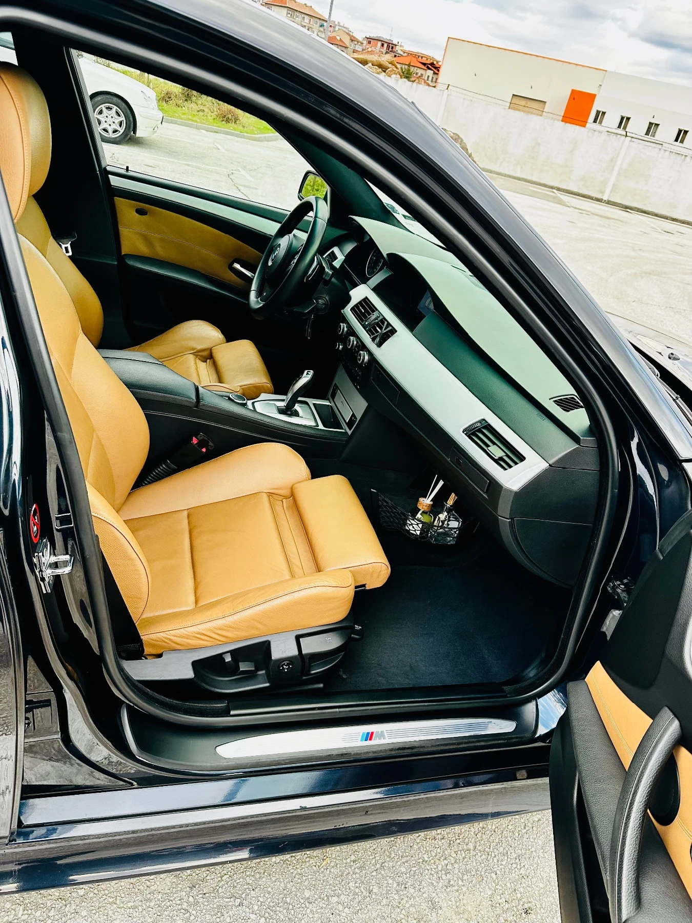 BMW 530, снимка 11 - Автомобили и джипове - 53773350