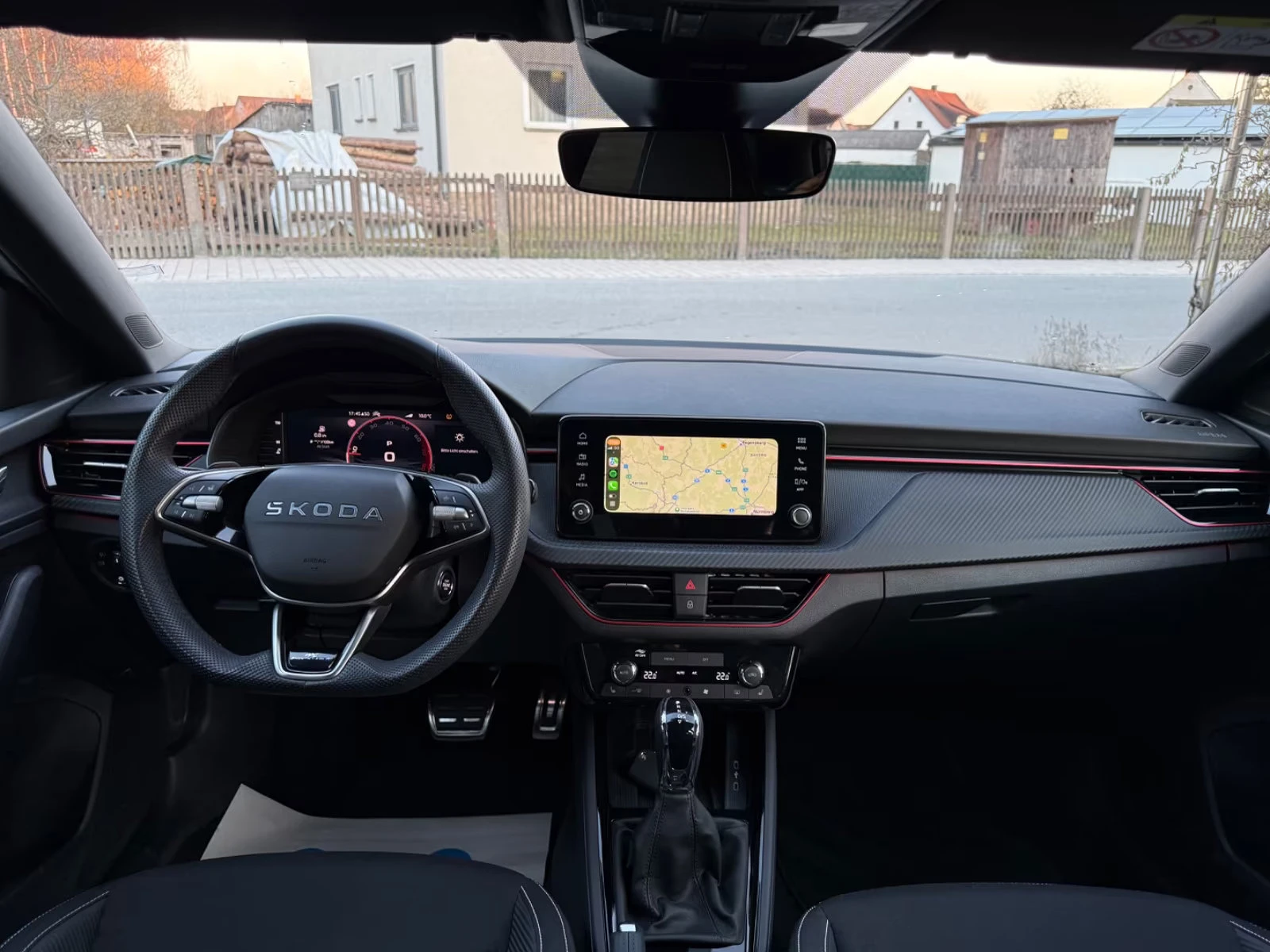 Skoda Scala 1.5DSG/150HP/MONTECARLO/CAM/MATRIX/PANO/CAM/126z, снимка 8 - Автомобили и джипове - 53779415