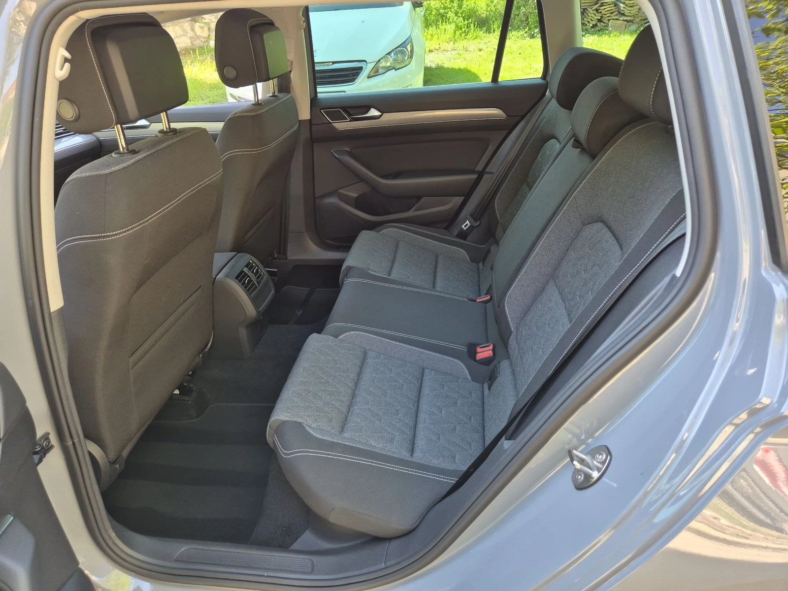 VW Passat 2.0TDI Face Digital Distr Камера Assist, снимка 13 - Автомобили и джипове - 54337916