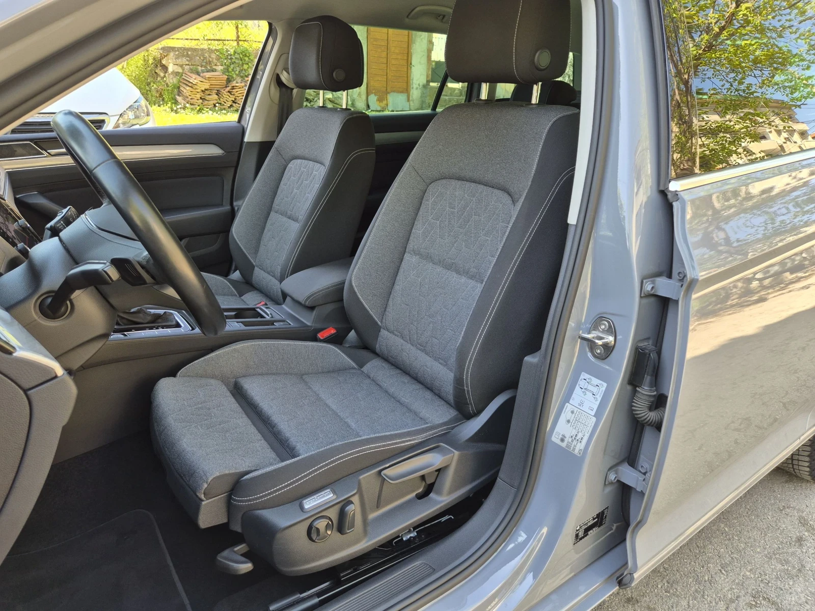 VW Passat 2.0TDI Face Digital Distr Камера Assist, снимка 10 - Автомобили и джипове - 54337916