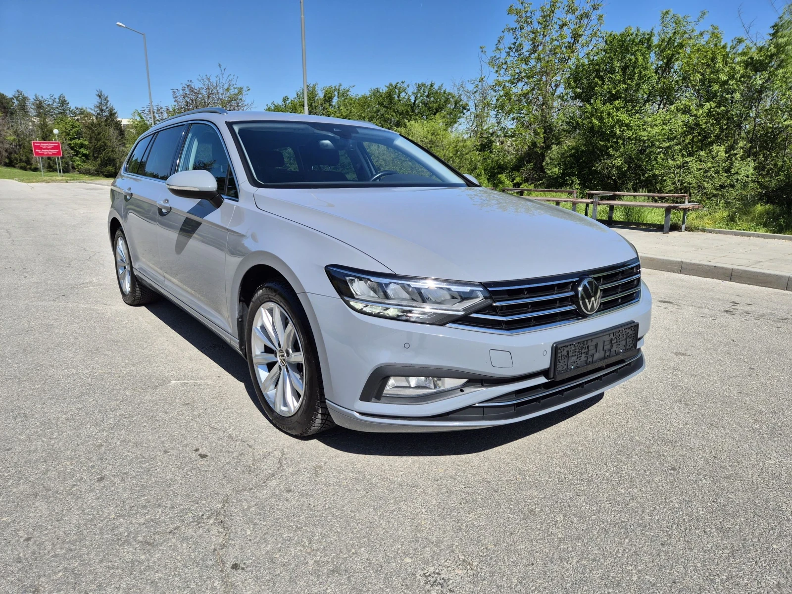 VW Passat 2.0TDI Face Digital Distr Камера Assist, снимка 2 - Автомобили и джипове - 54337916