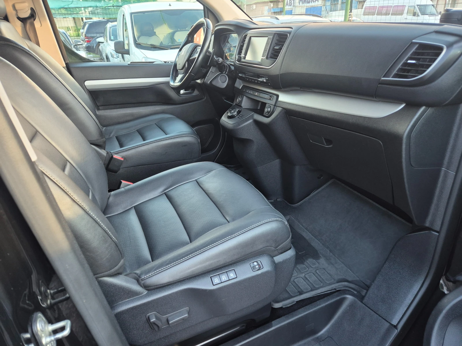 Peugeot Traveler 2.0HDI/FULL, снимка 9 - Автомобили и джипове - 54783548