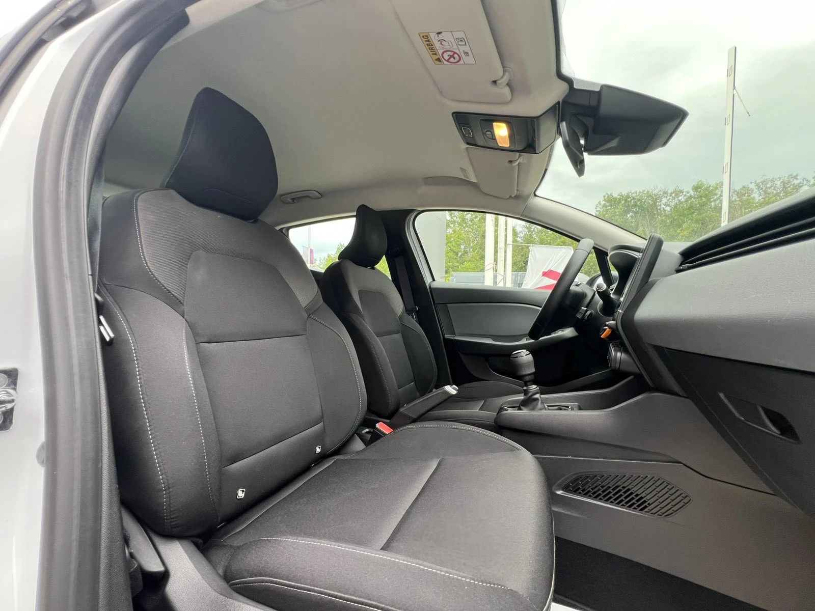 Renault Clio V 1.0 TCe / 90 к.с., снимка 9 - Автомобили и джипове - 55408248