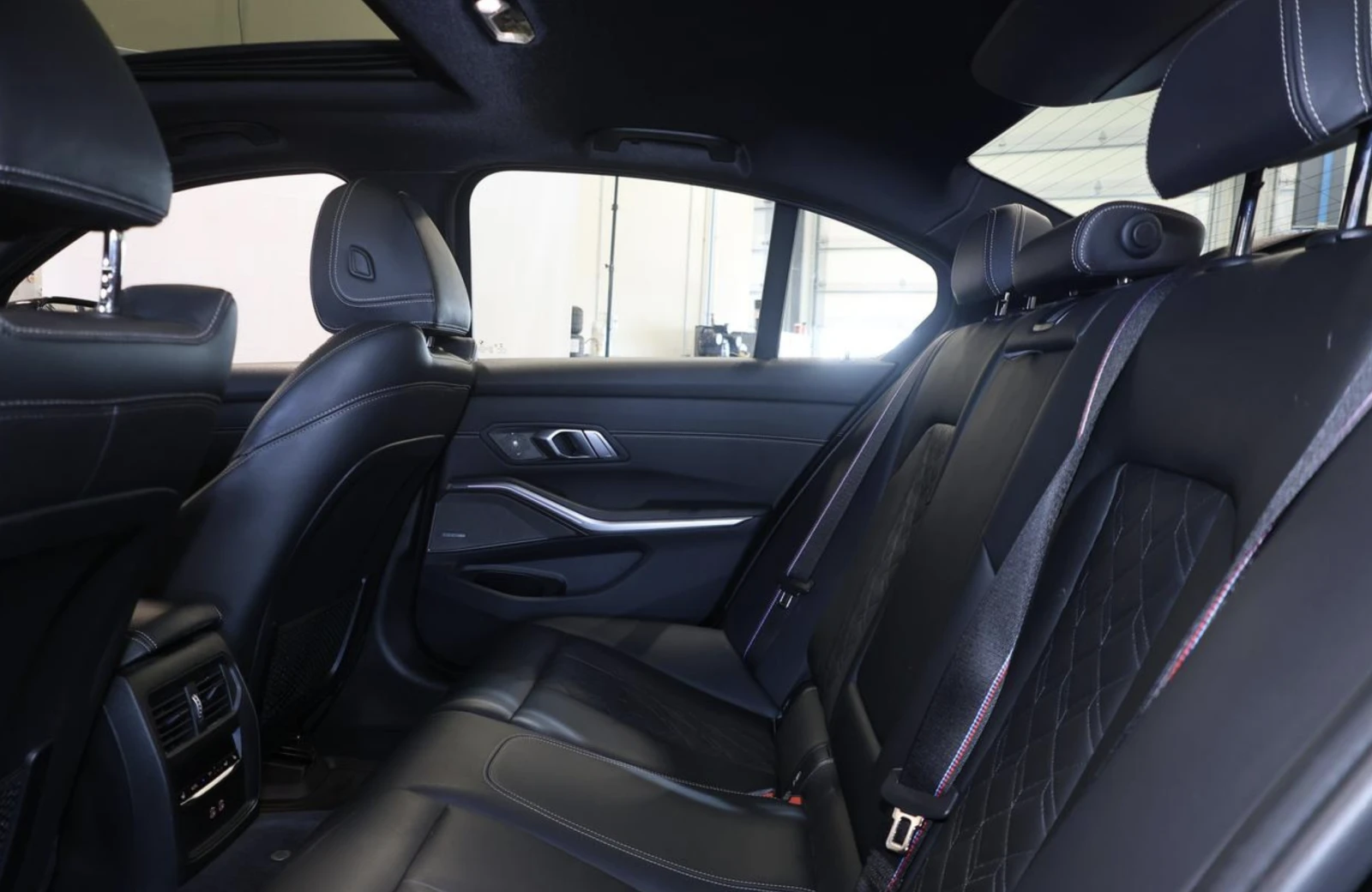BMW 340 M* Laser* 360 * M Tech * Adapt. M * H/K * HUD * , снимка 10 - Автомобили и джипове - 55492251