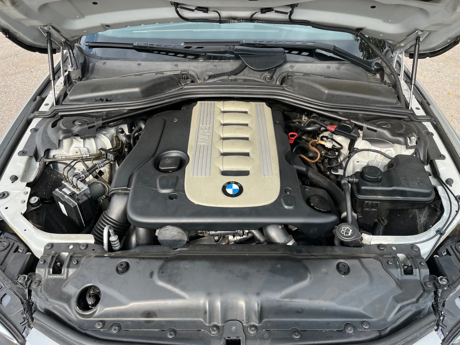 BMW 525 d Touring , снимка 16 - Автомобили и джипове - 55597717