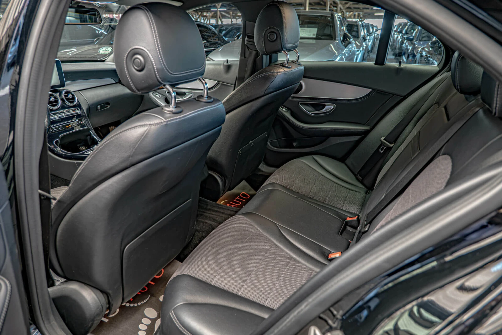 Mercedes-Benz C 250 CDI/4Matic/BlueTec/Distronic/PDC/F1, снимка 8 - Автомобили и джипове - 55903864
