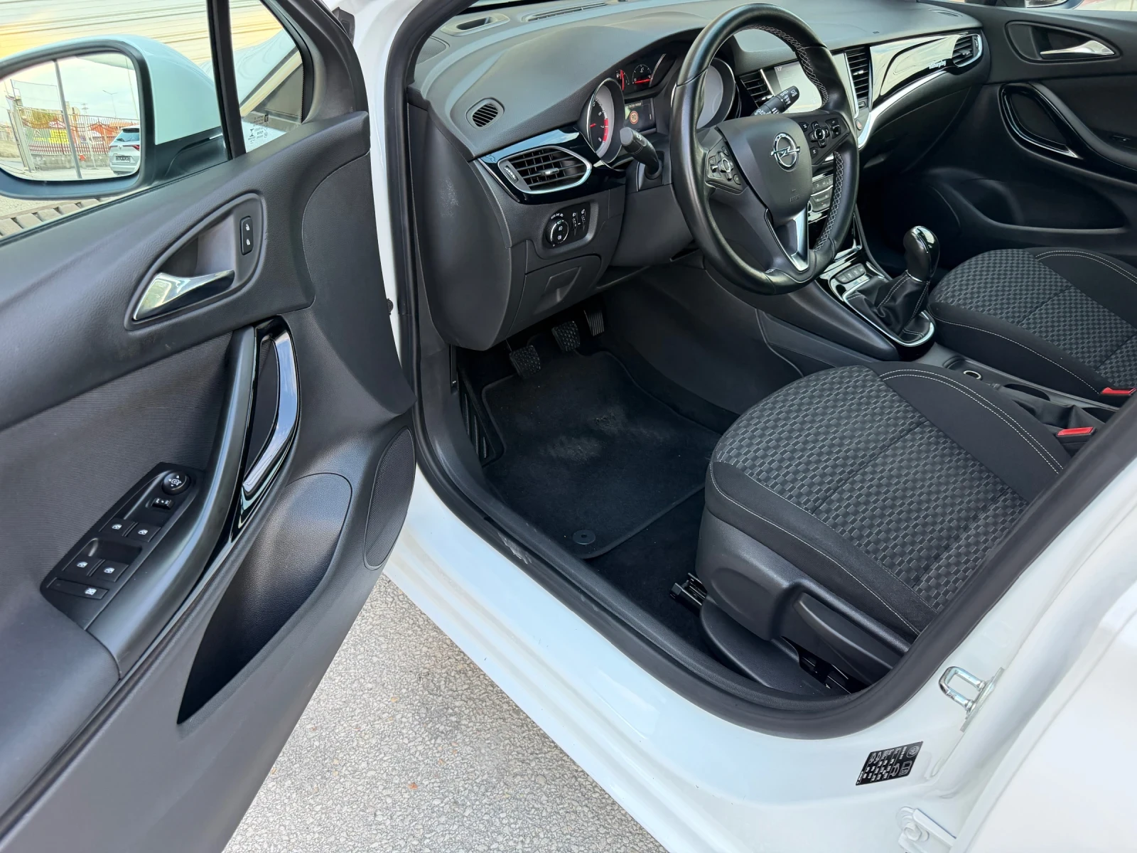 Opel Astra 1.4 TURBO 125 �.�. EURO 6 NAVI CAR PLAY �������� | Mobile.bg � ����������� 12