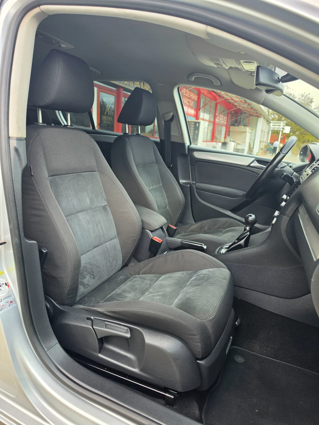 VW Golf 2.0tdi 140 коня Highline, снимка 10 - Автомобили и джипове - 56713060