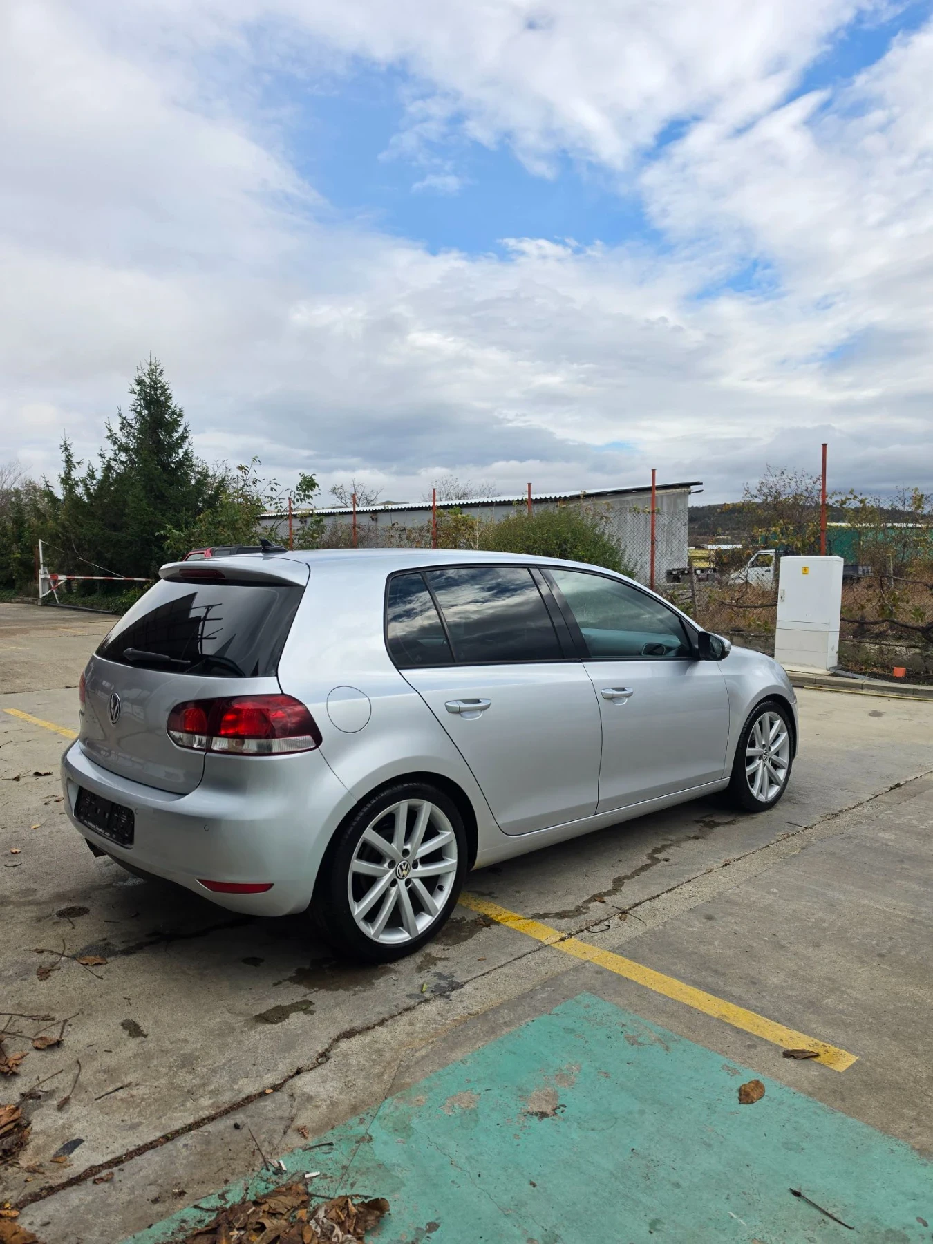 VW Golf 2.0tdi 140 коня Highline, снимка 6 - Автомобили и джипове - 56713060