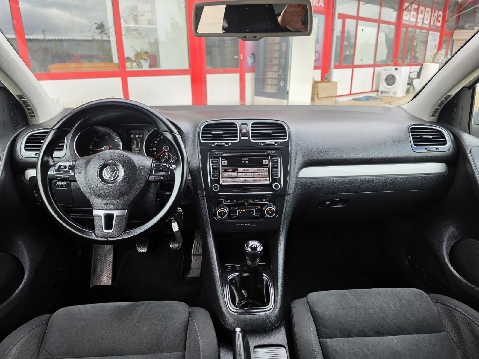 VW Golf 2.0tdi 140 коня Highline, снимка 14 - Автомобили и джипове - 56713060