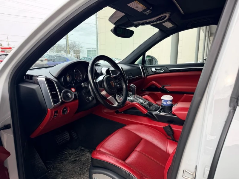 Porsche Cayenne 2017 AWD 4dr * CARFAX * БЕЗ ПЪРВОНАЧАЛНА ВНОСКА, снимка 7 - Автомобили и джипове - 52729605