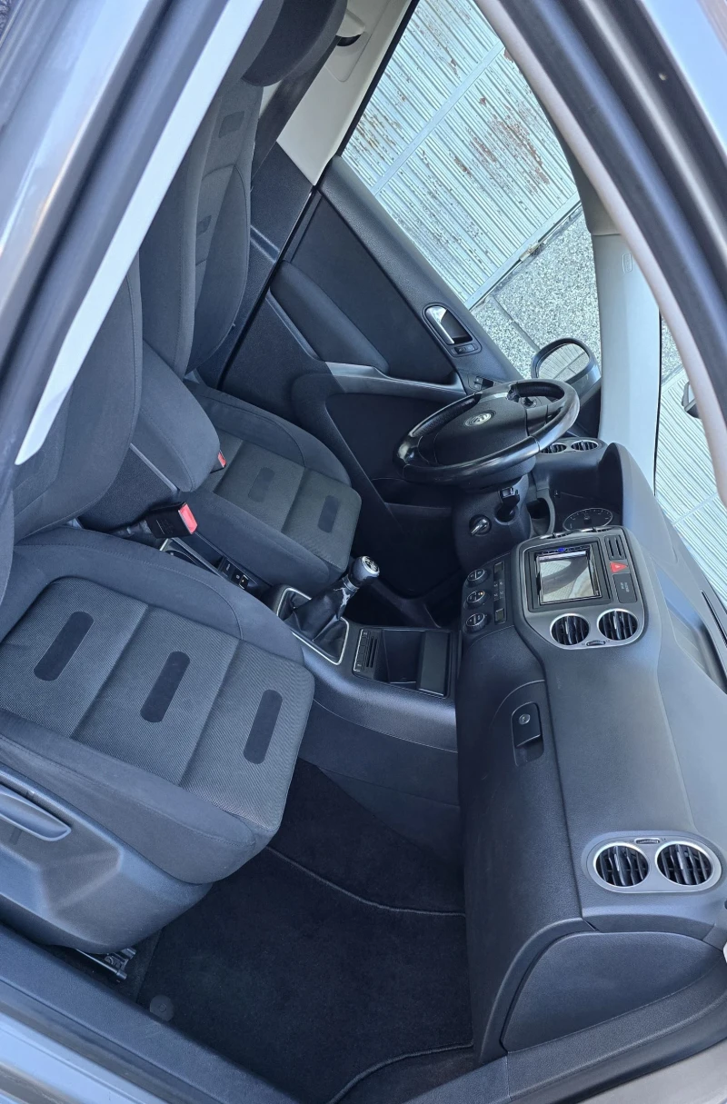 VW Tiguan, снимка 9 - Автомобили и джипове - 53067707