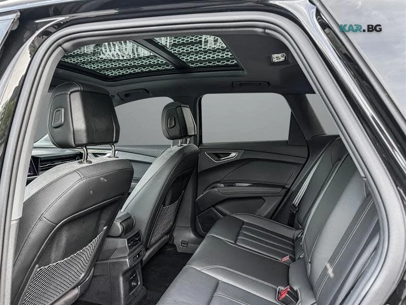 Audi Q4 E-Tron 55 Quattro* DISTRONIC* PANORAMA* ПОДГРЕВ* , снимка 8 - Автомобили и джипове - 55845124
