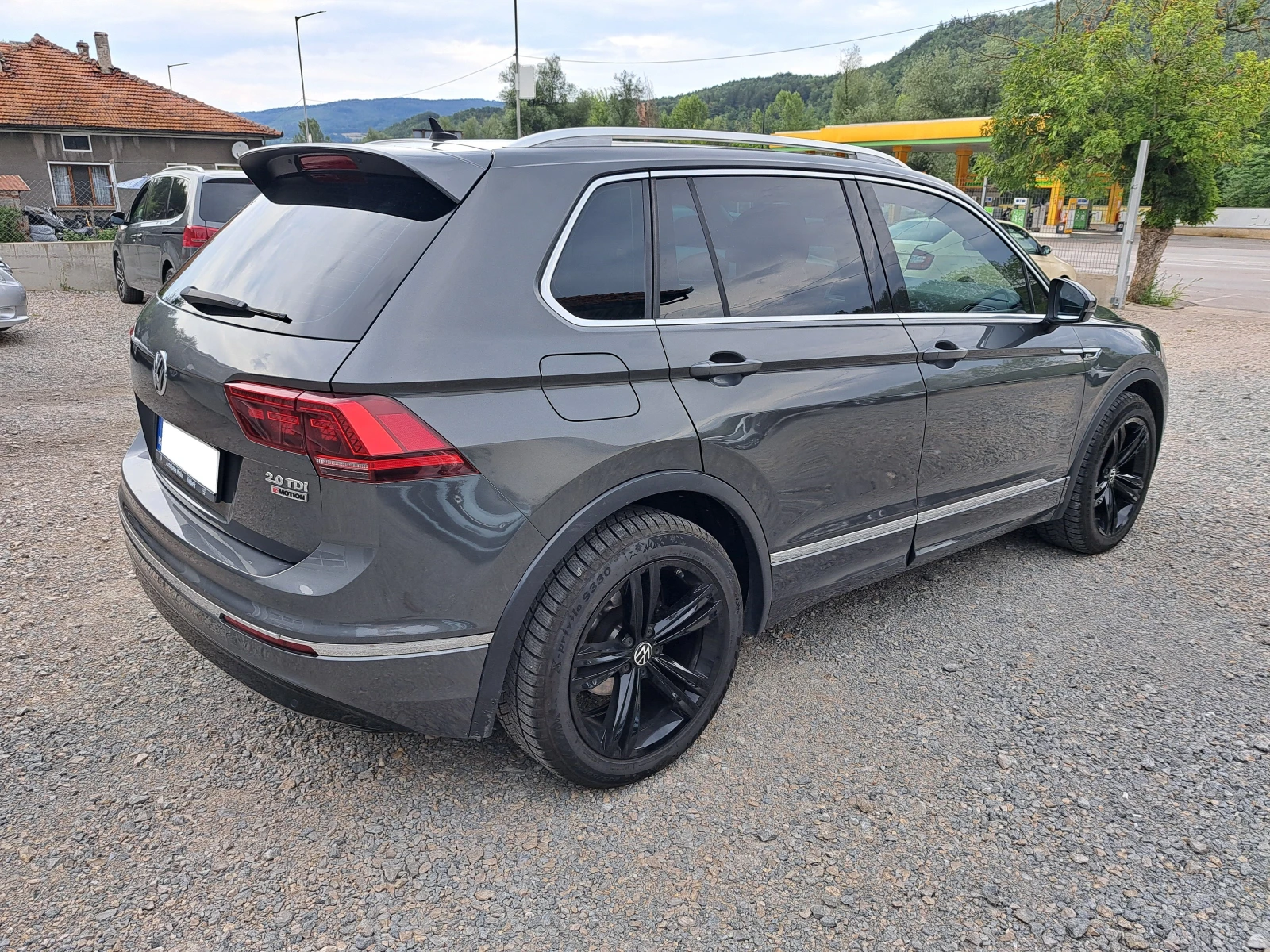 VW Tiguan 2.0TDI* R-LINE* DSG* HEADUP* КАМЕРА360* 4MOTION - изображение 2