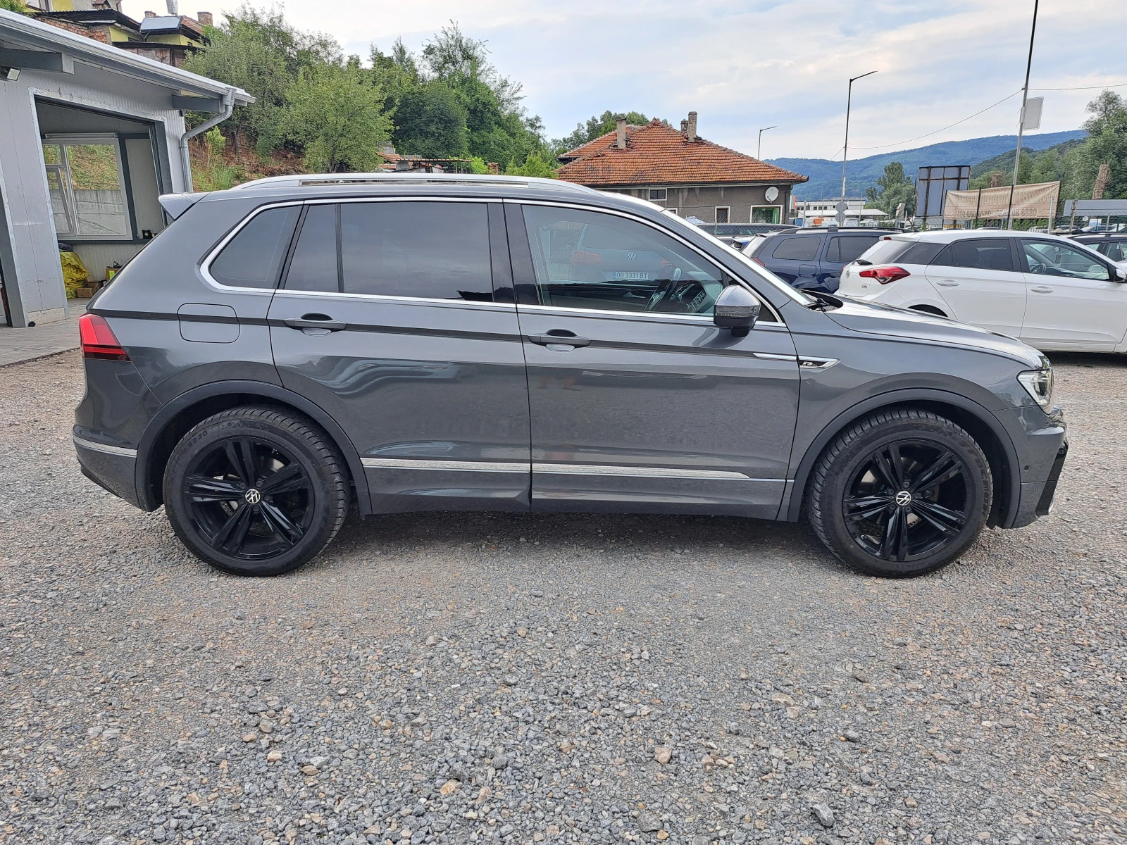 VW Tiguan 2.0TDI* R-LINE* DSG* HEADUP* КАМЕРА360* 4MOTION - изображение 6