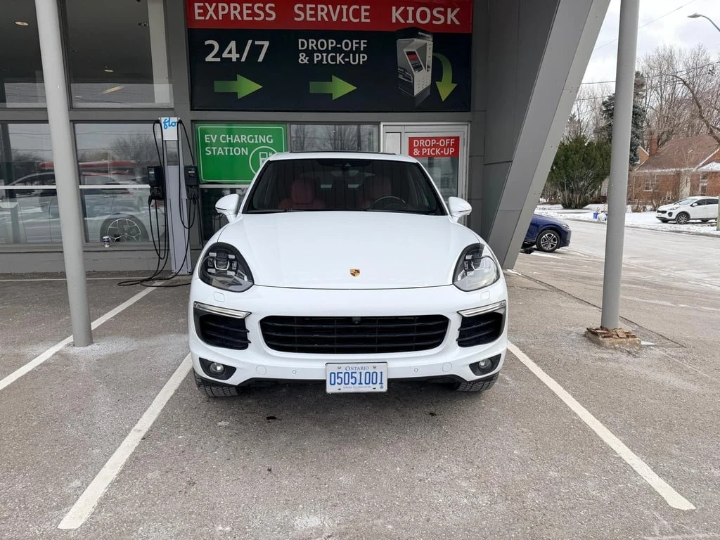 Porsche Cayenne 2017 AWD 4dr * CARFAX * БЕЗ ПЪРВОНАЧАЛНА ВНОСКА - изображение 2