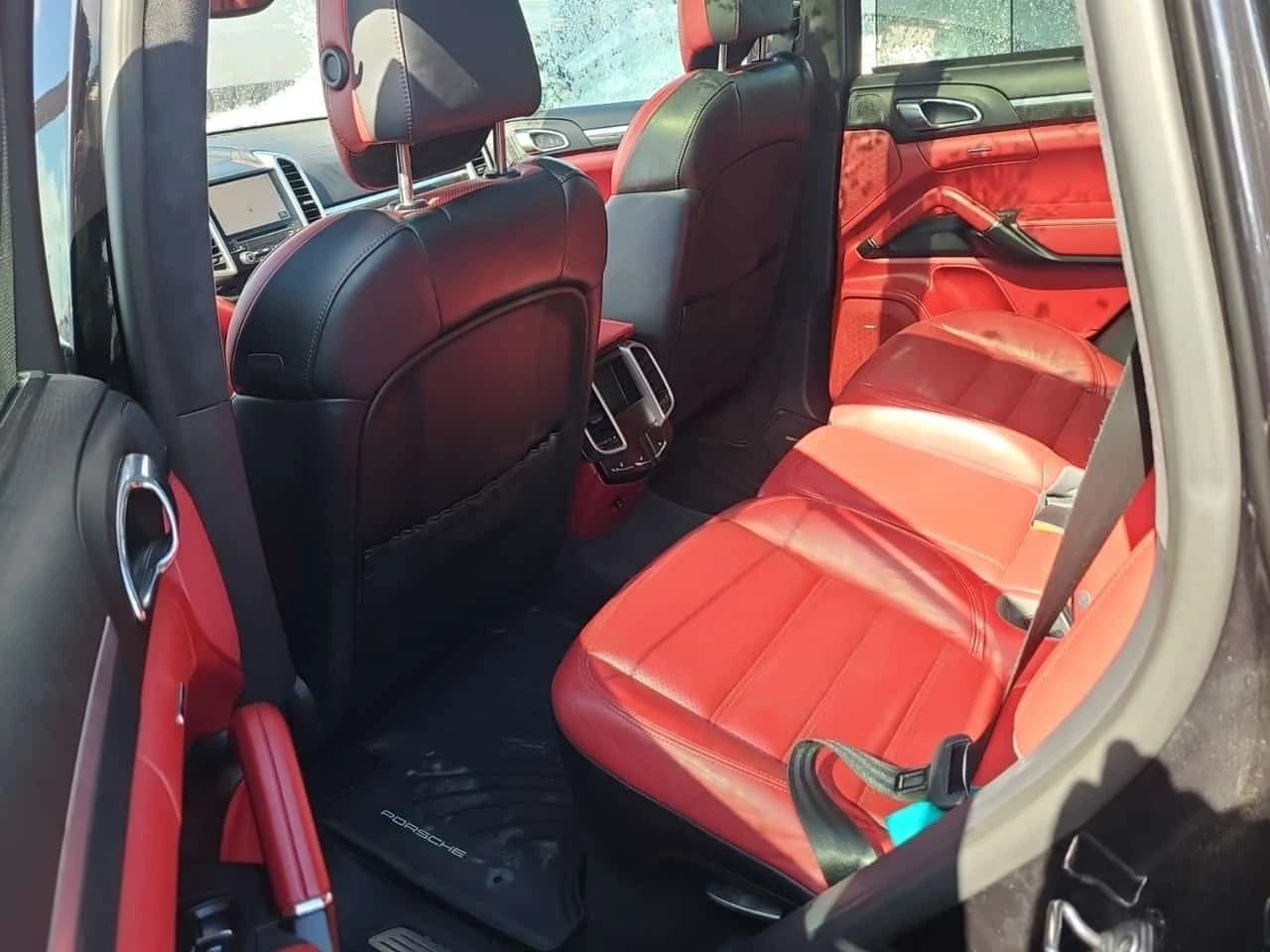 Porsche Cayenne * GTS * ПАНОРАМА* КАМЕРА* ОБДУХВАНЕ* , снимка 12 - Автомобили и джипове - 54616636