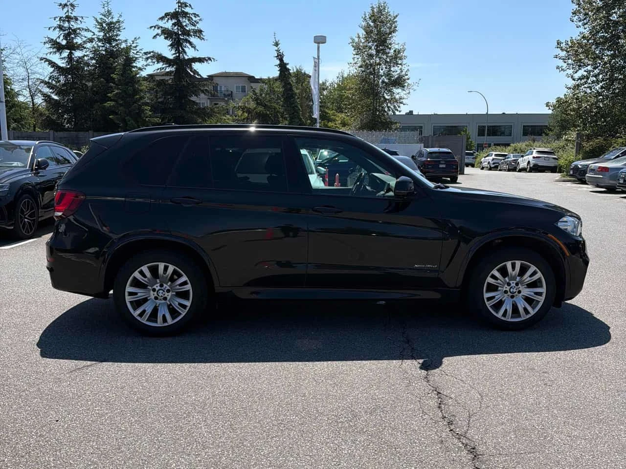 BMW X5 xDrive35d/ПАНОРАМА/ПОДГРЕВИ/ВТОРИ ГУМИ И ДЖАНТИ, снимка 4 - Автомобили и джипове - 54718913