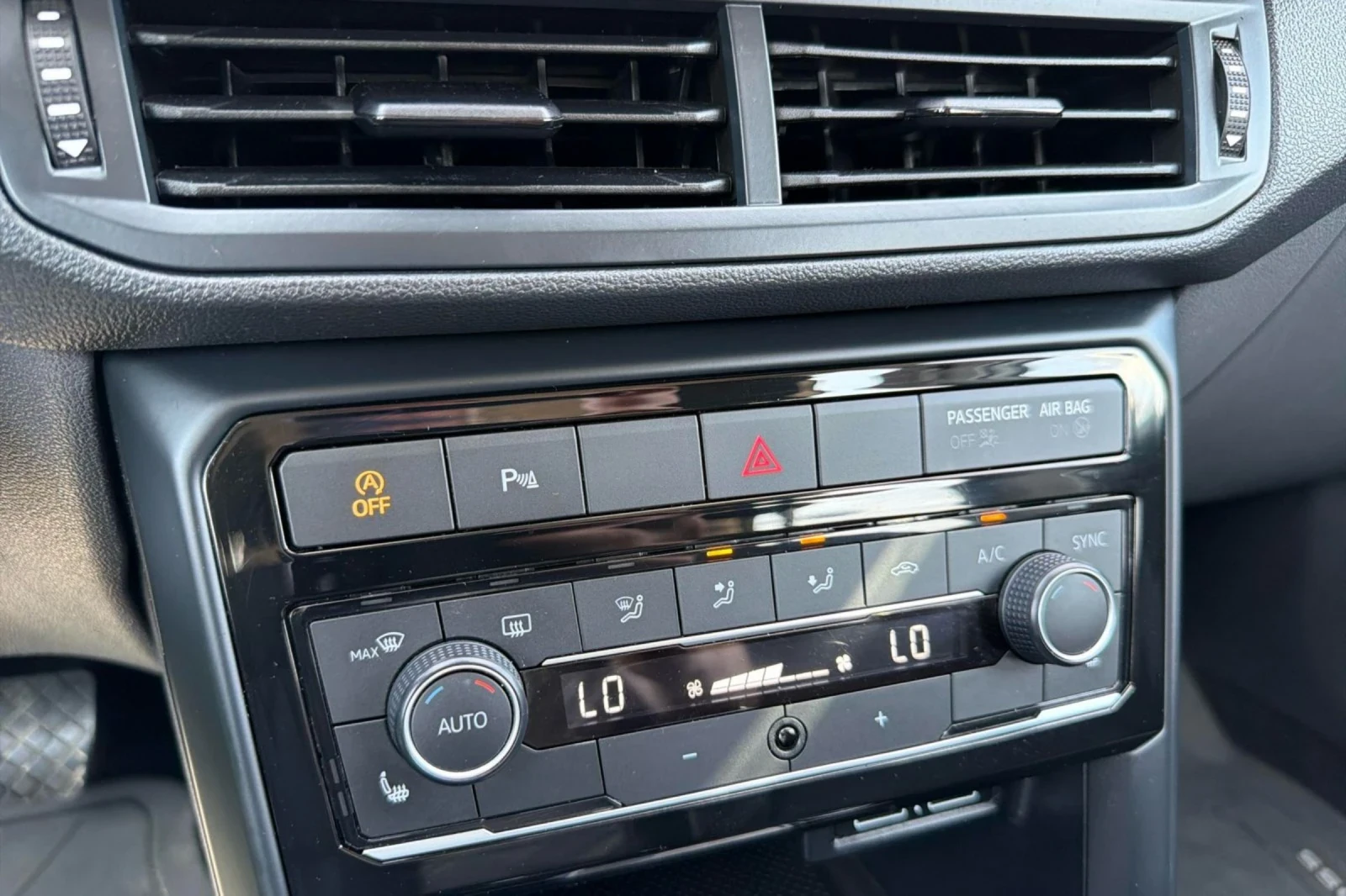 VW T-Cross 1.6TDI | DSG7 | Camera, снимка 10 - Автомобили и джипове - 55251374